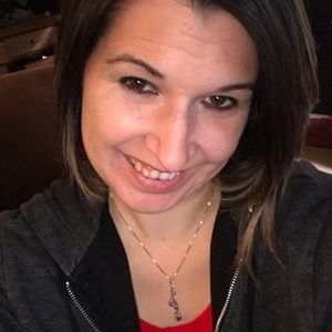 Meet your Posher, Emilie